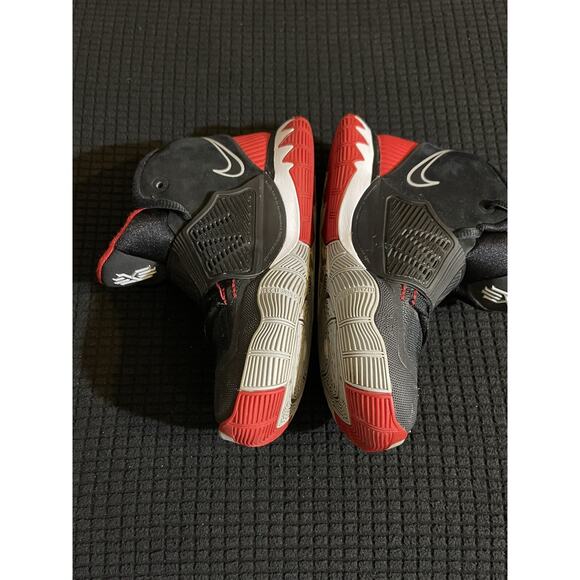 Nike Kyrie 6 GS Bred Black Red Basketball Shoes BQ5599-002 Youth Size 12C‎ - Picture 2 of 9
